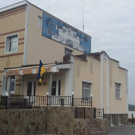 Отель Брама Hlukhiv Esterno foto
