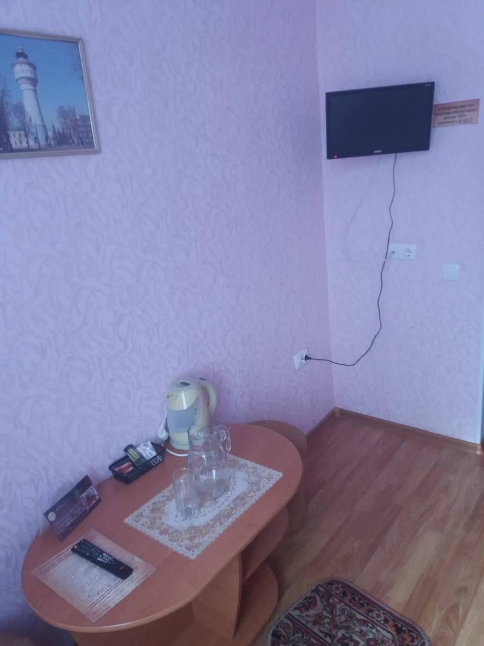 Отель Брама Hlukhiv Esterno foto
