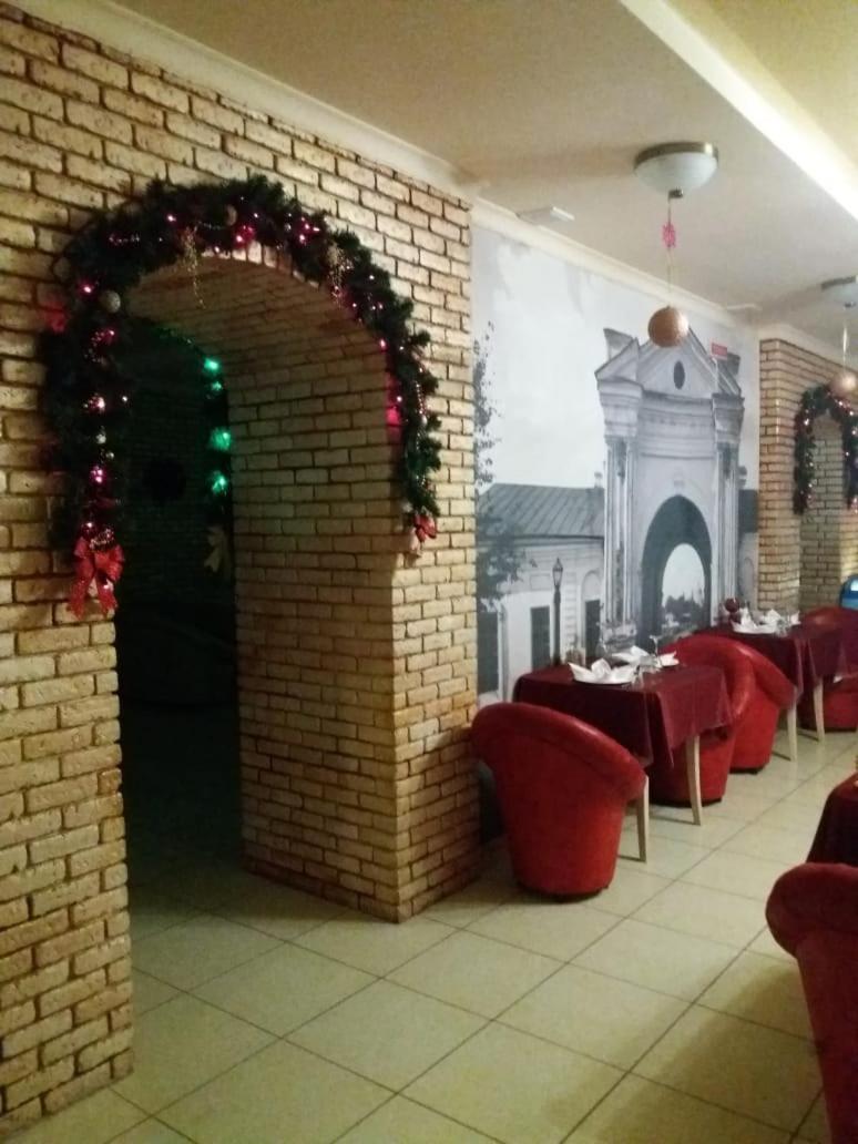 Отель Брама Hlukhiv Esterno foto